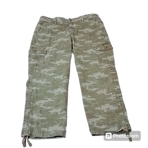 Eddie Bauer ladies sz 8 green camo pants